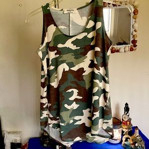 Camouflage print tank top made by Zenana. Never worn.